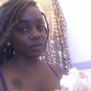 Meet your Posher, Antoinette